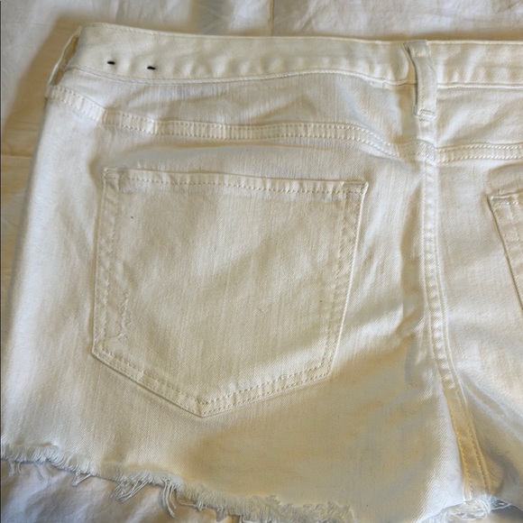 Express Jeans White Jean Shorts Size 12 Distressed - Picture 3 of 13